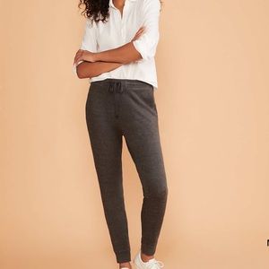 Lou & Grey Signature Soft Joggers in Charcoal